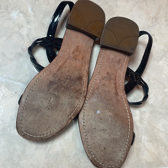 PRADA - Picture 3 of 6